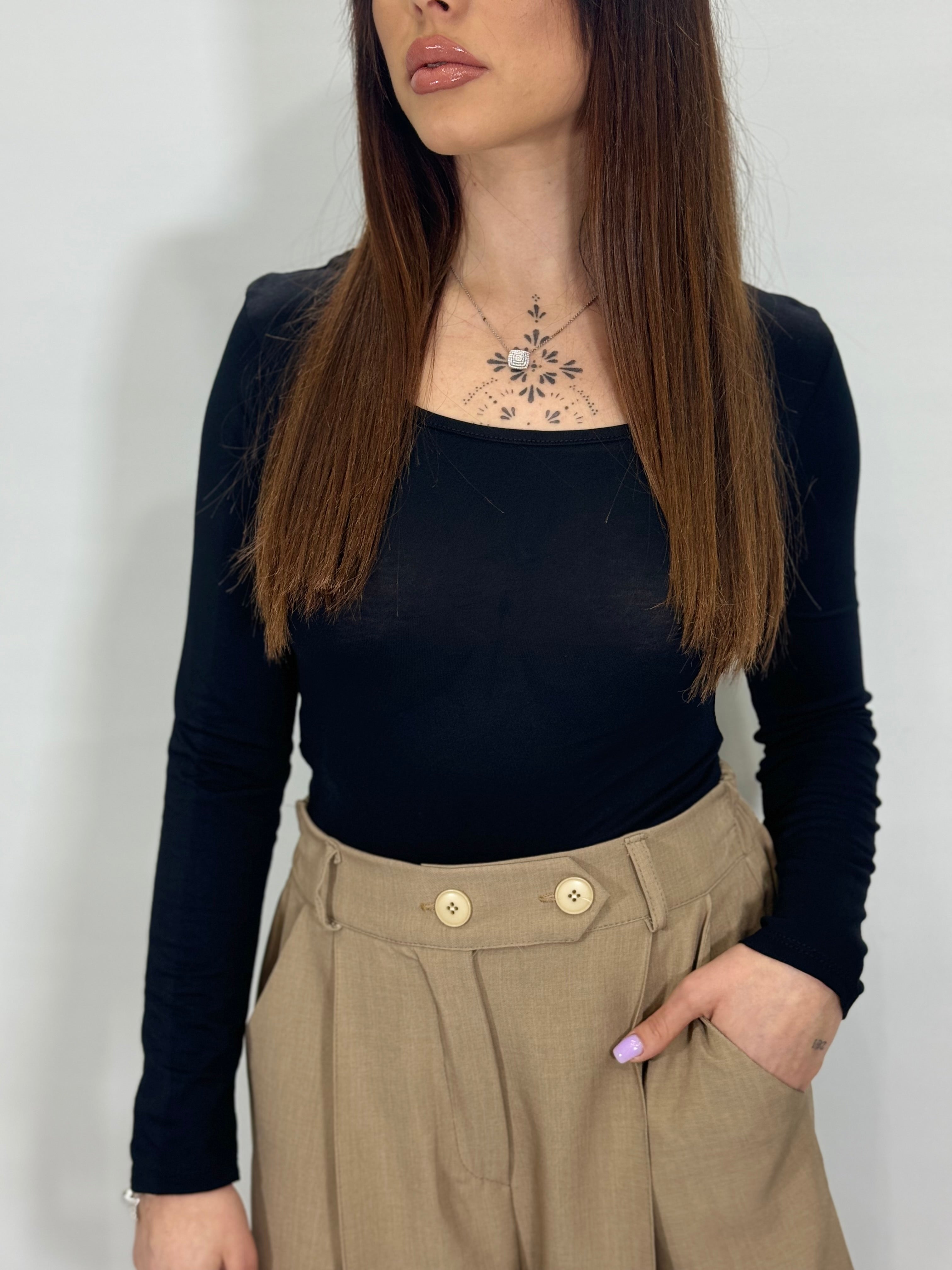 BODY VELATO CON SCOLLO A ‘U’