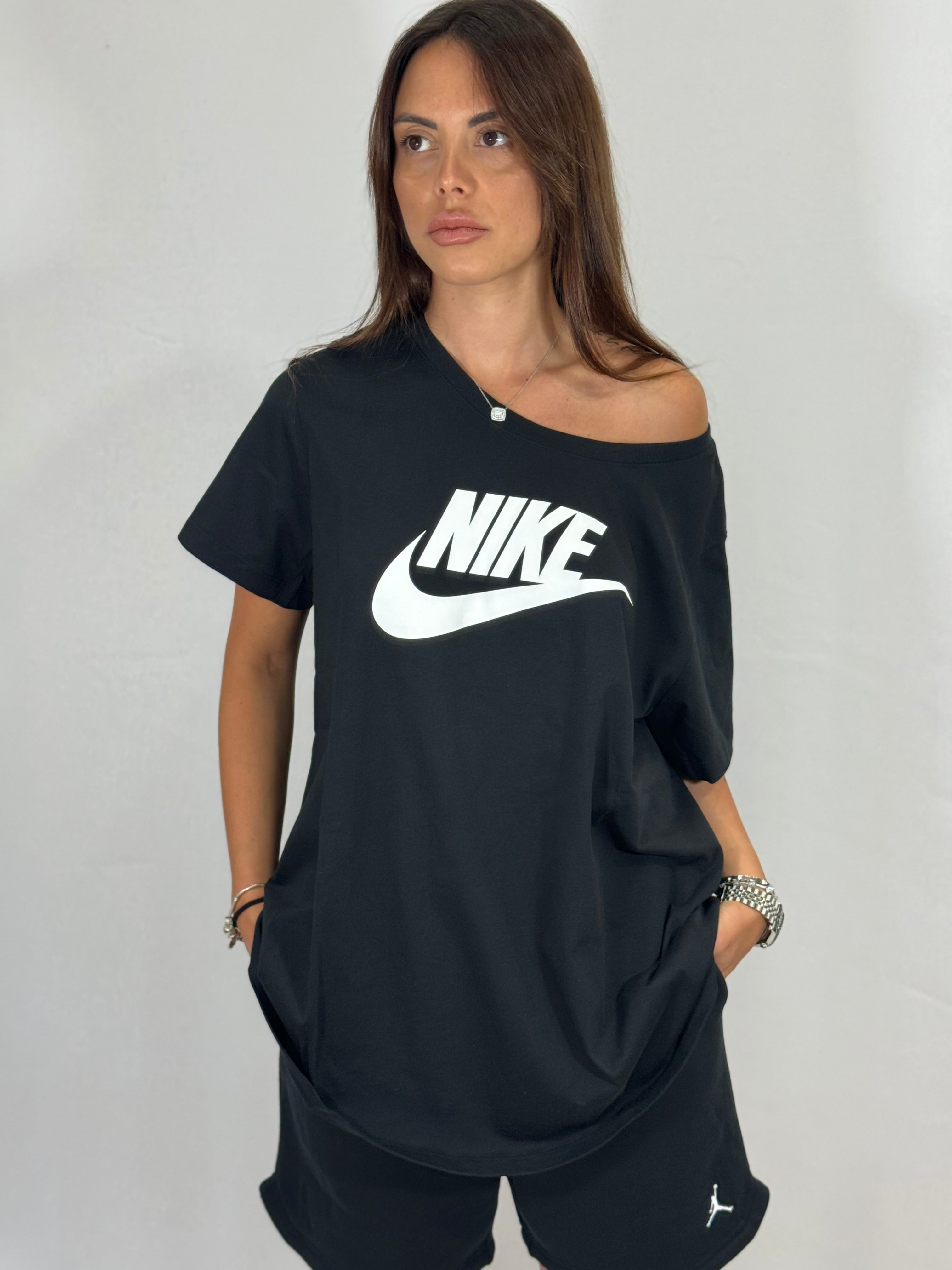 T-SHIRT NIKE