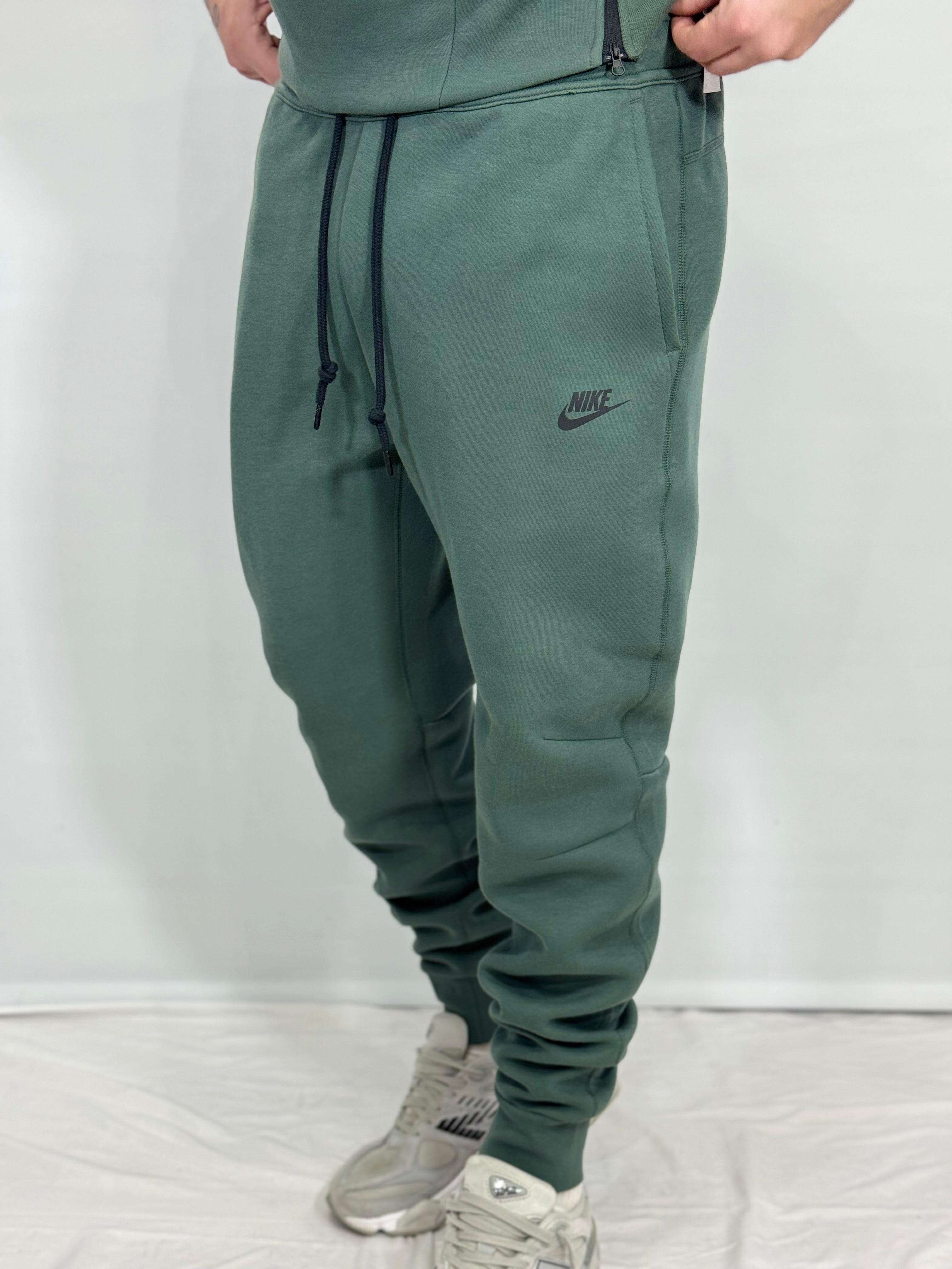 PANTALONE TUTA NIKE TECH