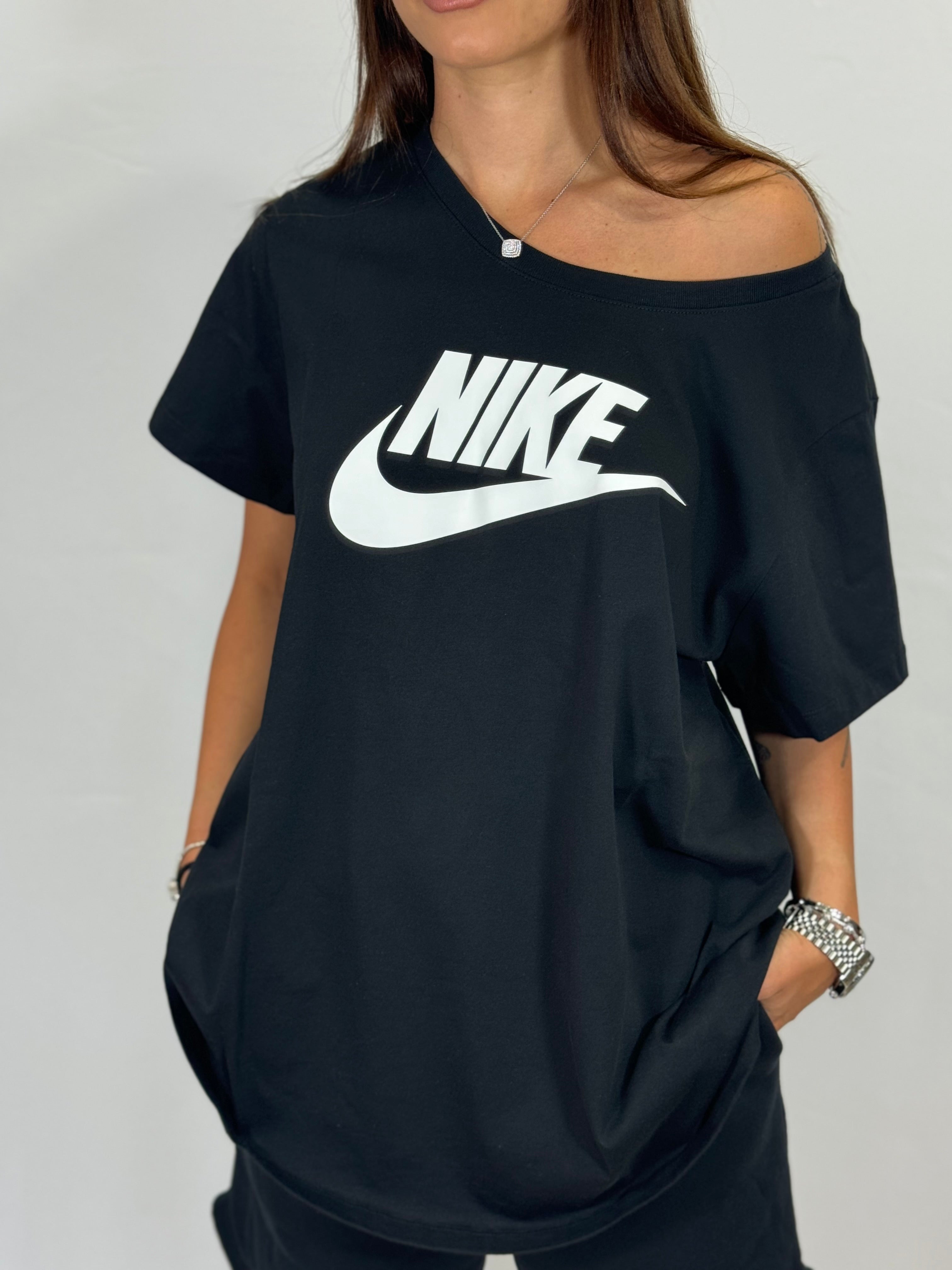 T-SHIRT NIKE